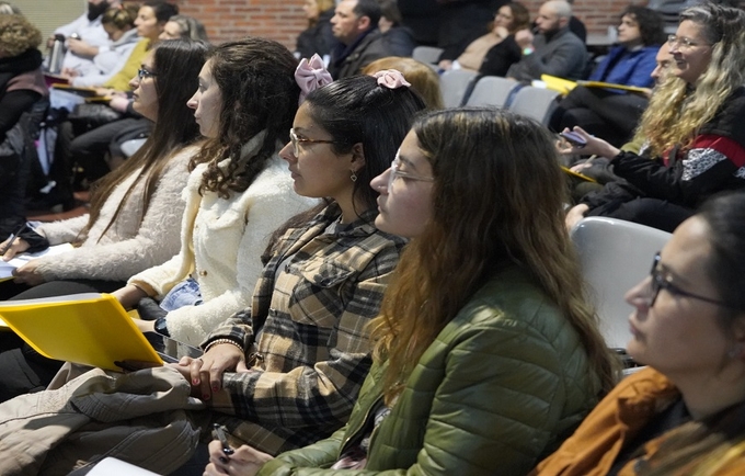 Hablemos de adolescentes y violencia digital en Uruguay