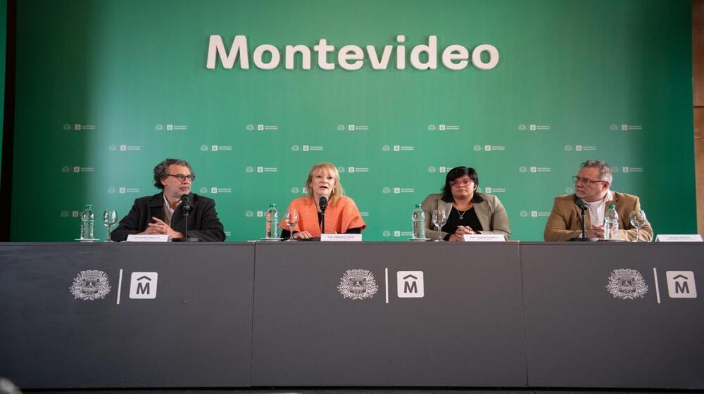 Carolina Cosse,  Fernando Filgueira, Virginia Cardozo y Sergio Miranda en el lanzamiento de la campaña