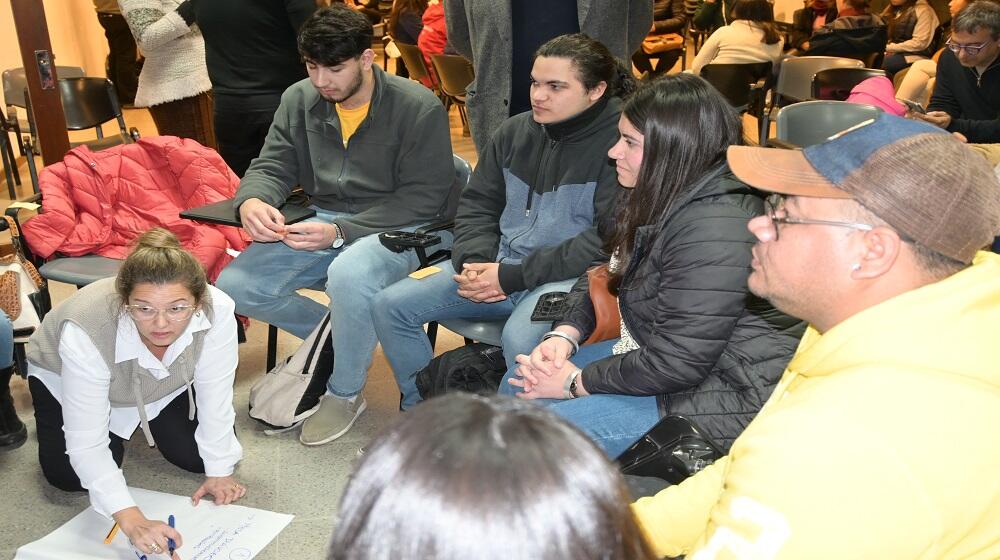 Jóvenes y autoridades de Argentina y Uruguay se reúnen en Salto para intercambiar experiencias, logros y desafíos de vivir en 